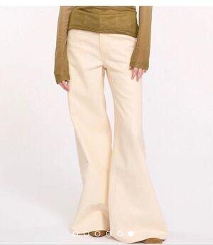 Viavia The low & baggy jean in Majorca shine in Ecru size 28
